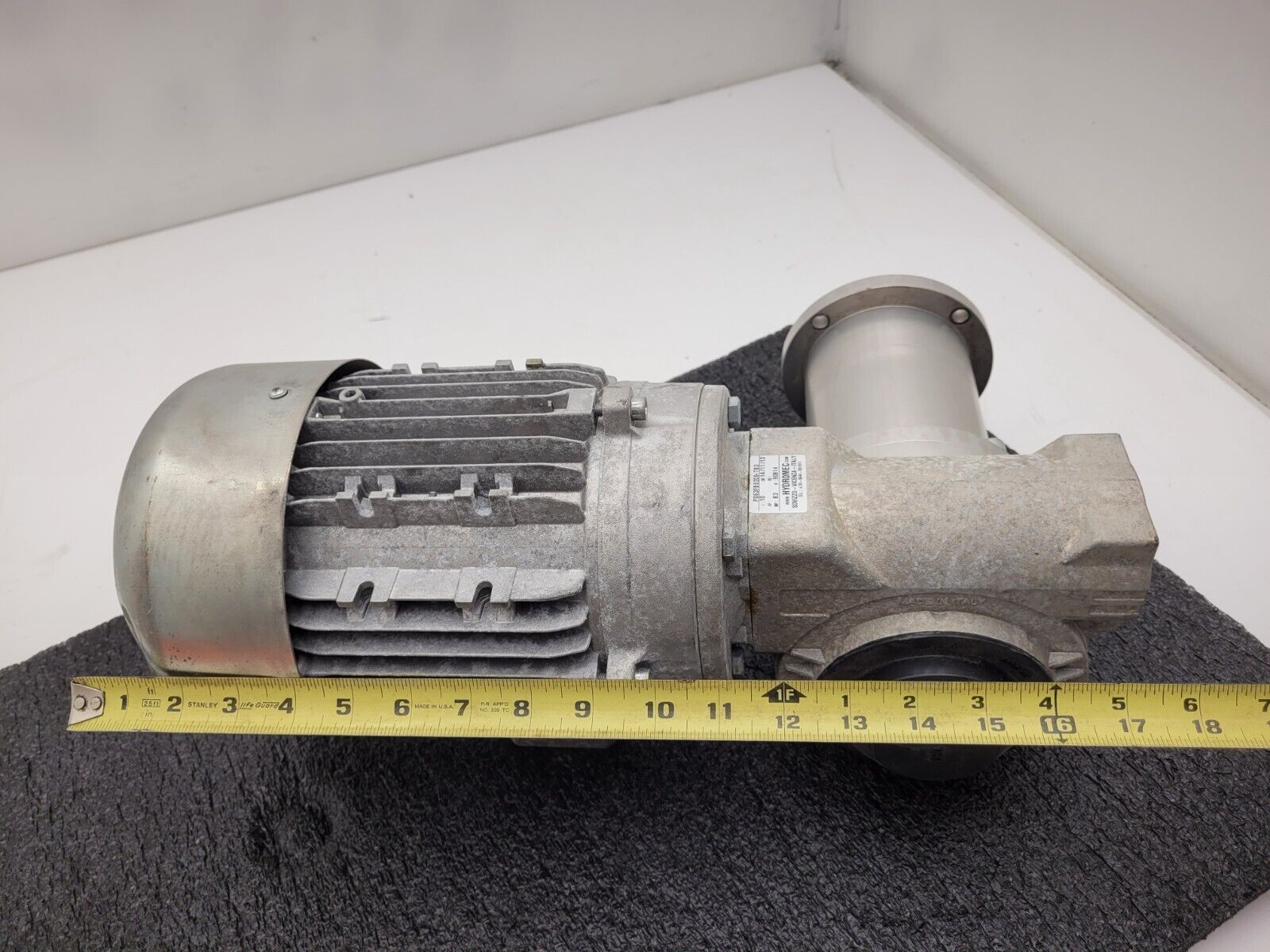 MT Motori 1.5kW Gearmotor 230-480VAC 3PH 10:1 Gearhead Ratio 2HP Right Angle