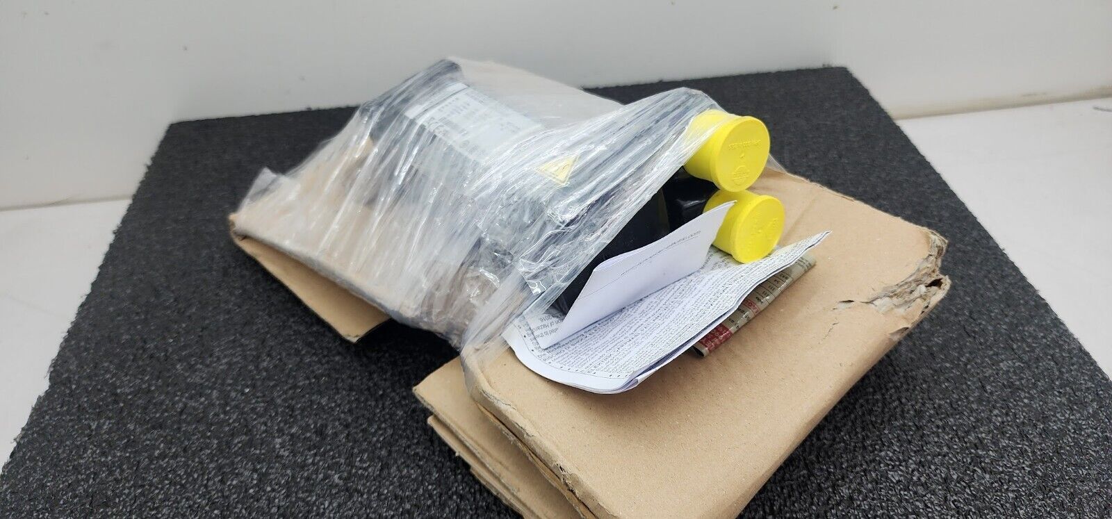 New Schneider Electric SH30552P01A2000 AC Servo Motor 8000rpm