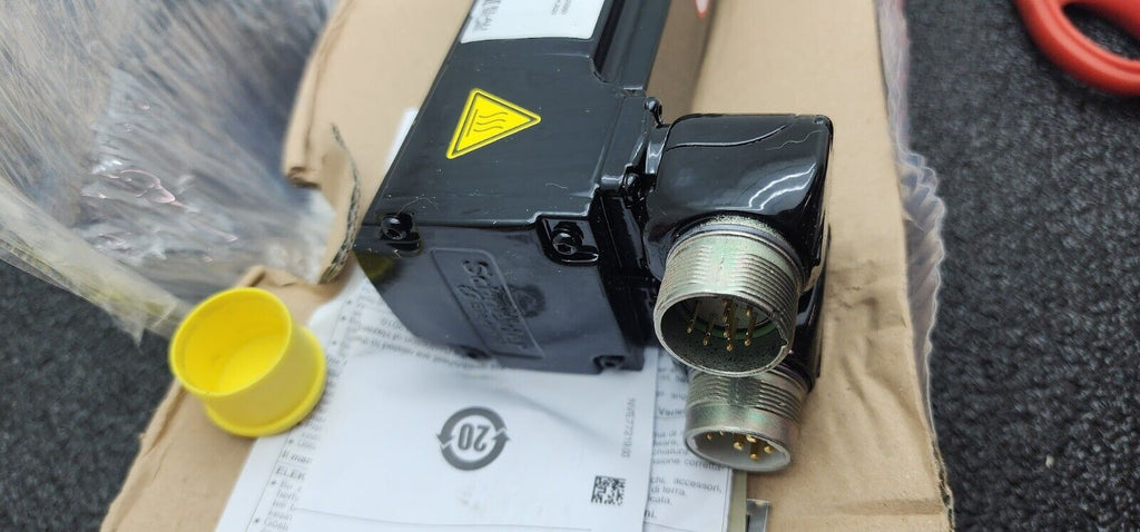 New Schneider Electric SH30552P01A2000 AC Servo Motor 8000rpm