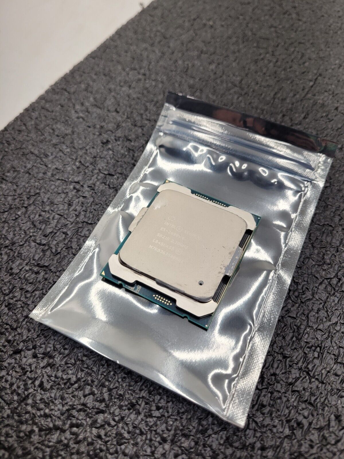 INTEL XEON E5-2699V4 2.2 GHz 22-CORE SR2JS