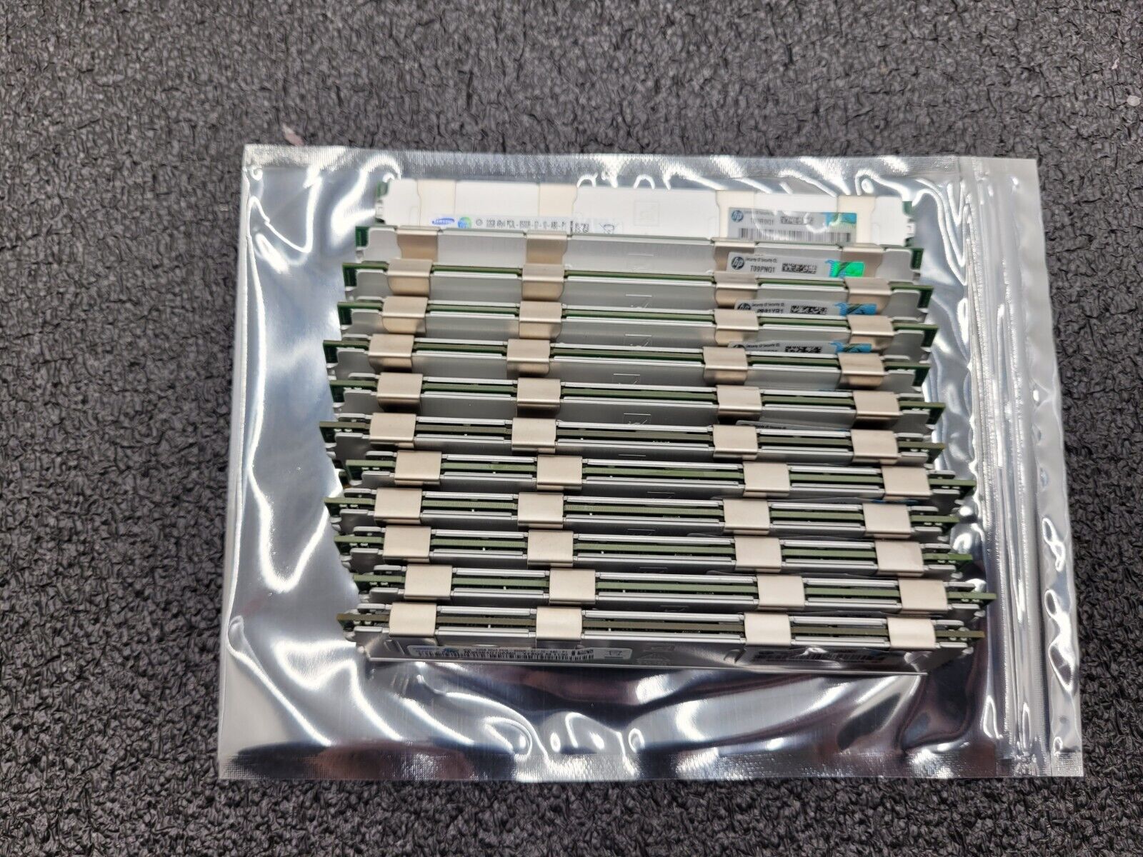 Lot of 12x 32GB Sticks 628975-081 GENUINE HP 4RX4 PC3L-8500R MEMORY 384GB for G8