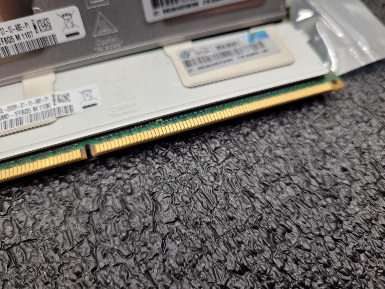 Lot of 12x 32GB Sticks 628975-081 GENUINE HP 4RX4 PC3L-8500R MEMORY 384GB for G8