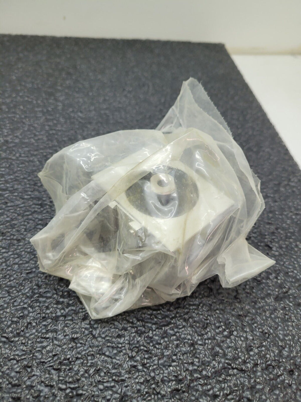 Compact Dual Acting 10mm Stroke 16mm Piston 40mm Bore Pneumatic Cylinder