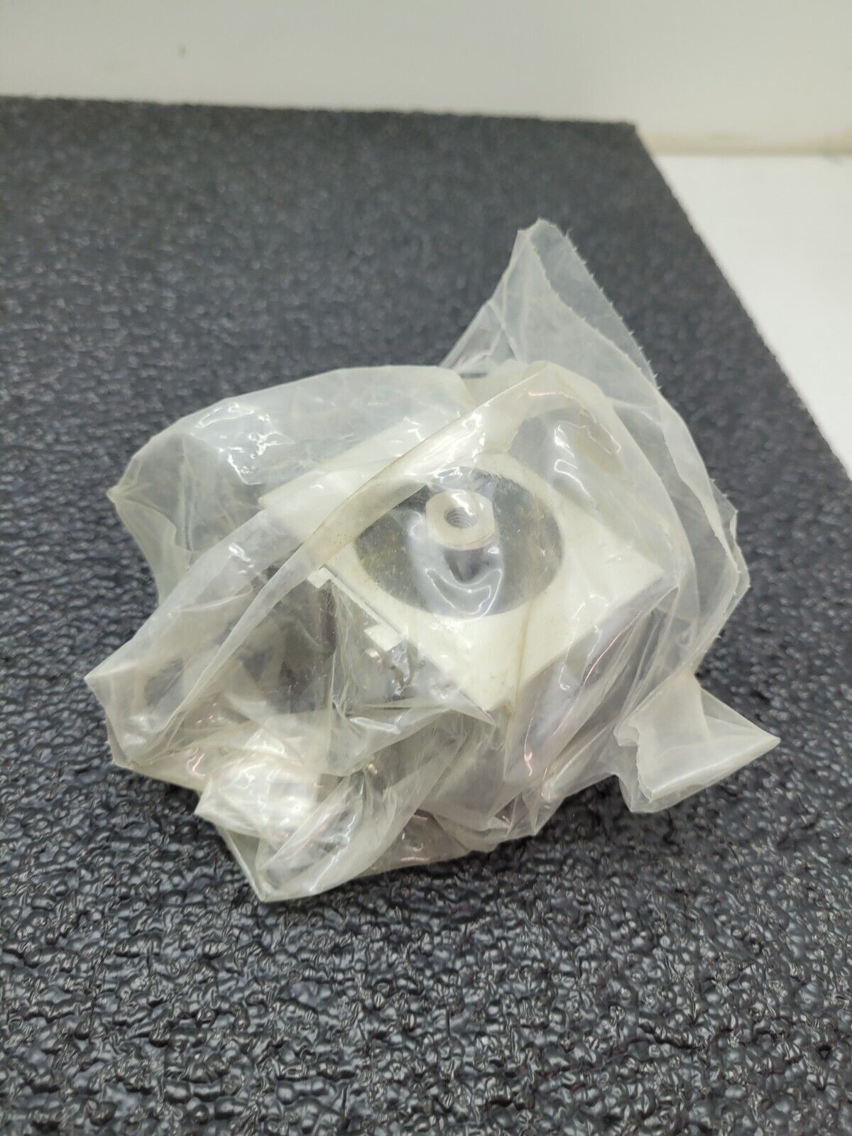 Compact Dual Acting 10mm Stroke 16mm Piston 40mm Bore Pneumatic Cylinder