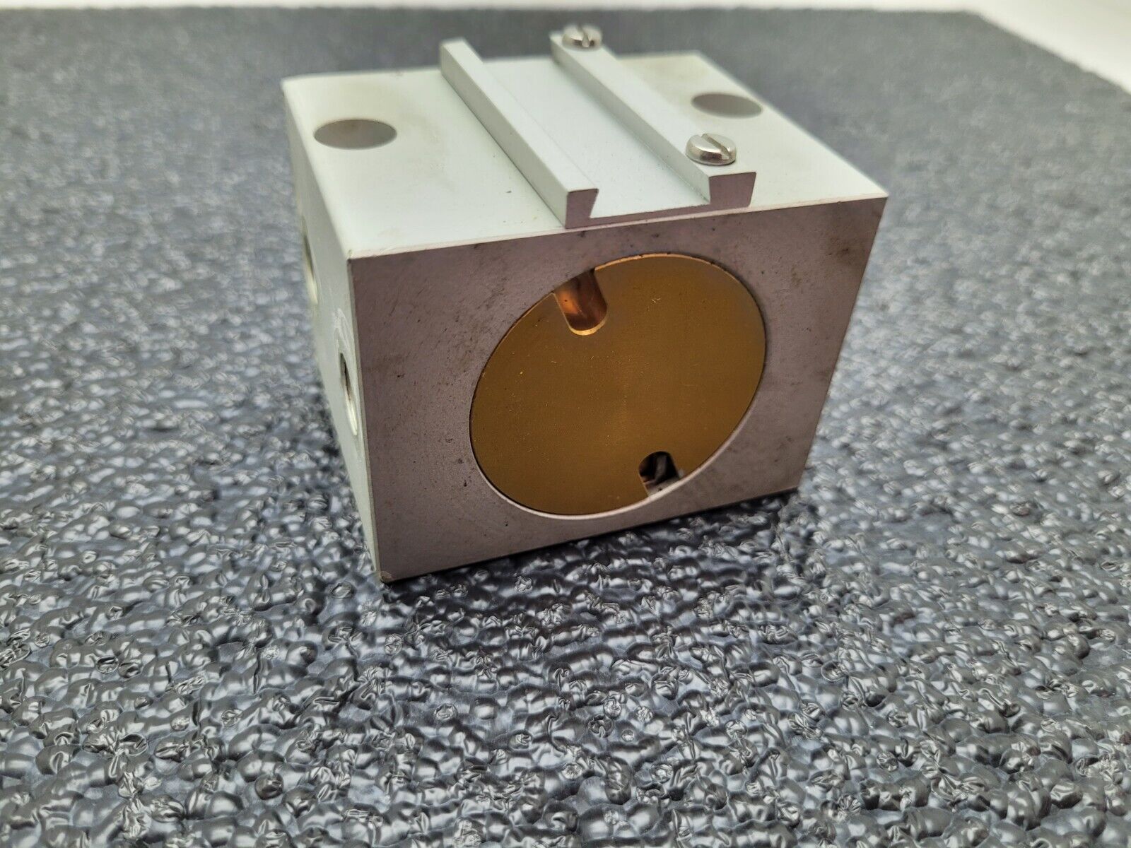 Compact Dual Acting 10mm Stroke 16mm Piston 40mm Bore Pneumatic Cylinder