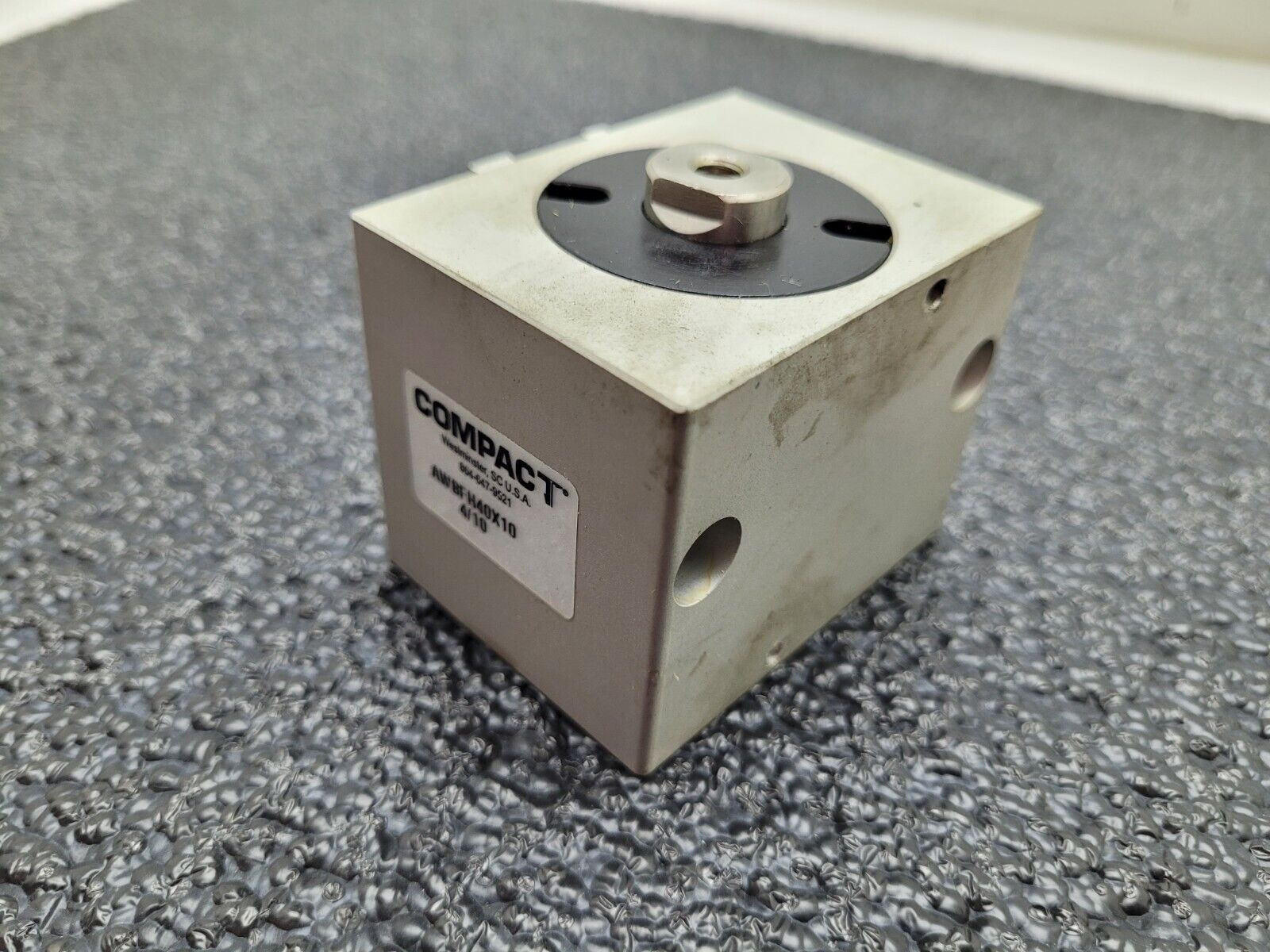 Compact Dual Acting 10mm Stroke 16mm Piston 40mm Bore Pneumatic Cylinder