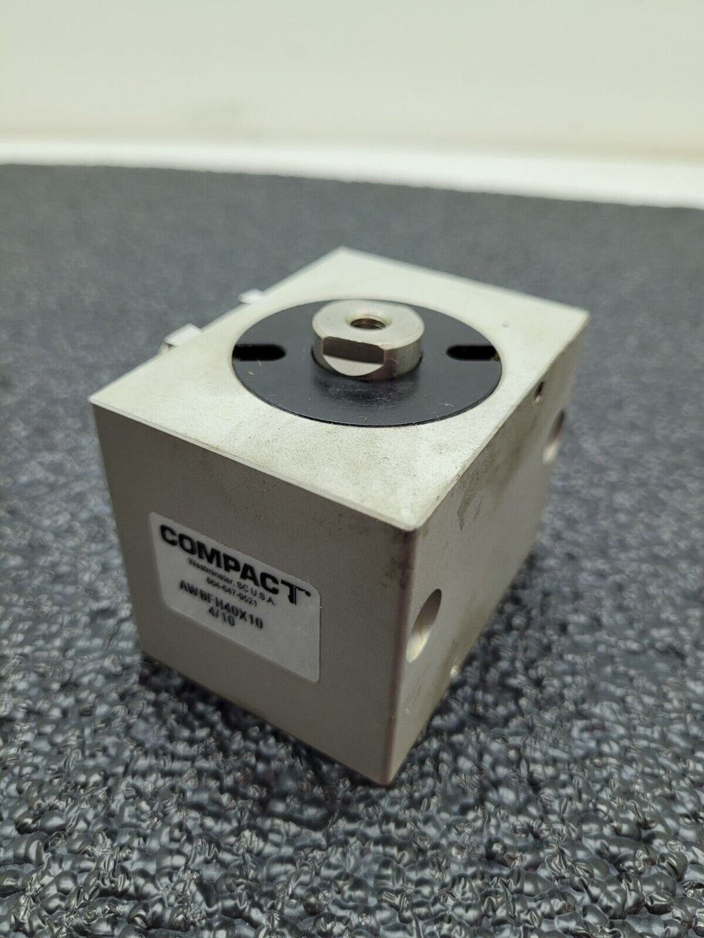 Compact Dual Acting 10mm Stroke 16mm Piston 40mm Bore Pneumatic Cylinder