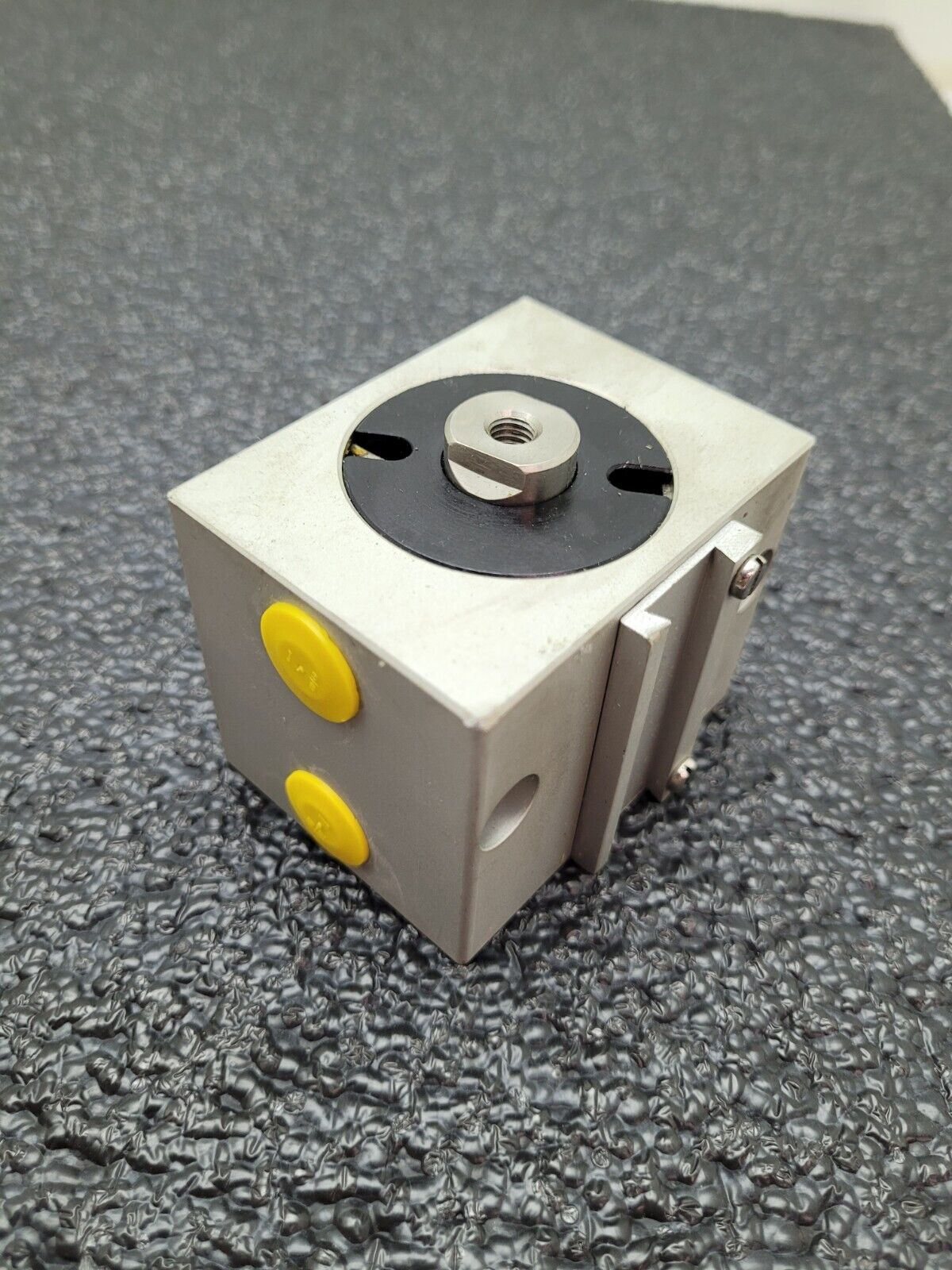 Compact Dual Acting 10mm Stroke 16mm Piston 40mm Bore Pneumatic Cylinder