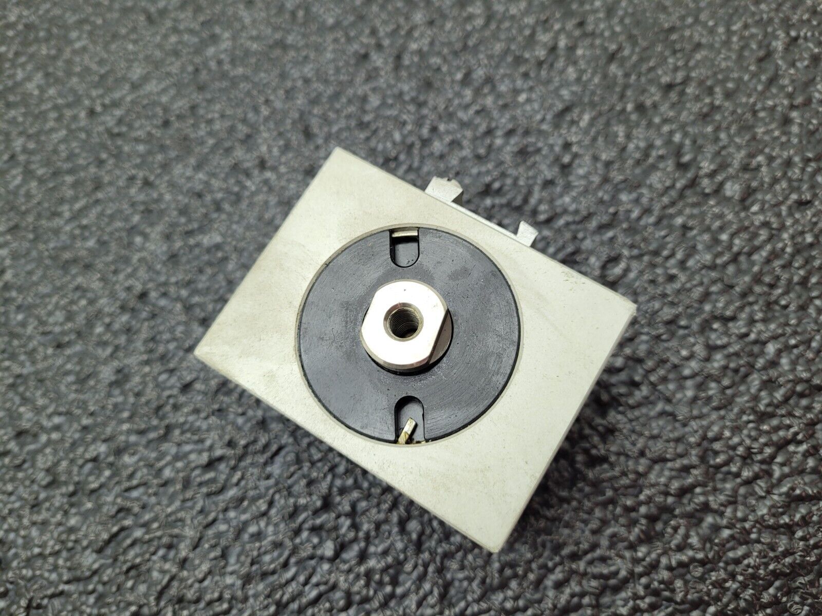 Compact Dual Acting 10mm Stroke 16mm Piston 40mm Bore Pneumatic Cylinder