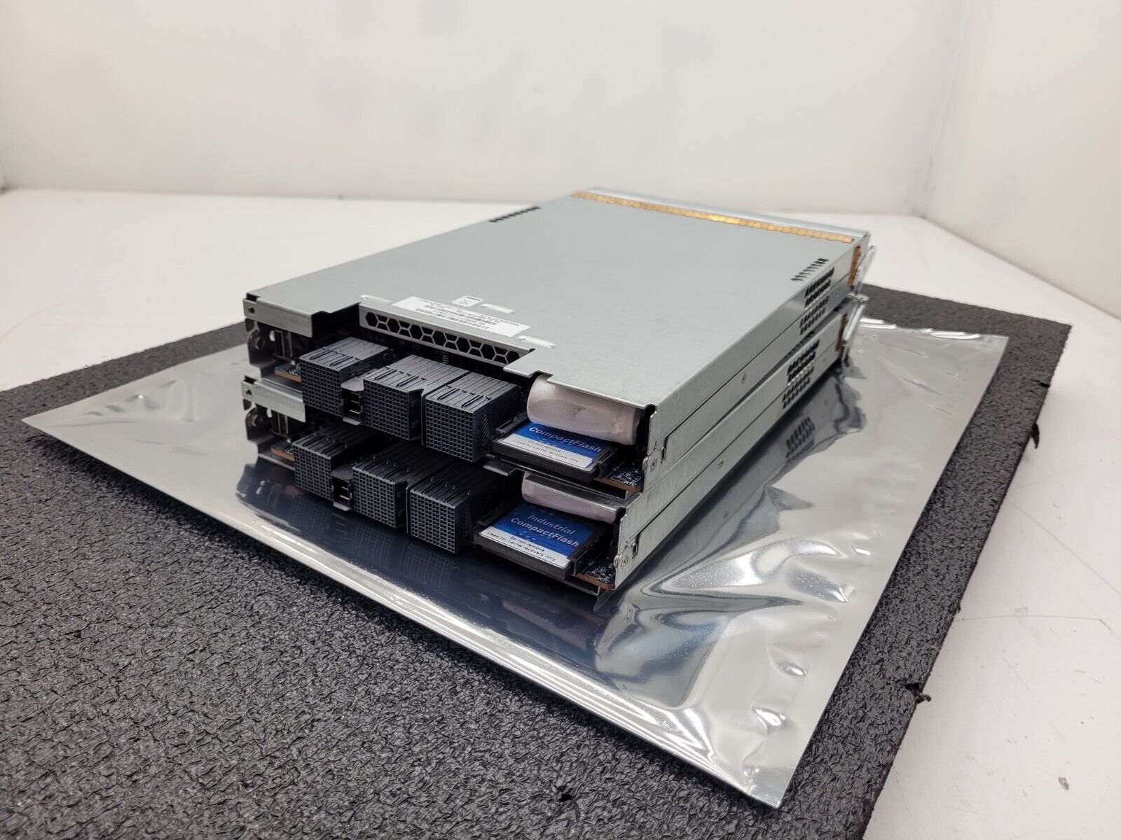 Lot of 2x HP DotHill Storage Array Controller 2x FC 6Gb/s SAS 81-00000078-00-08