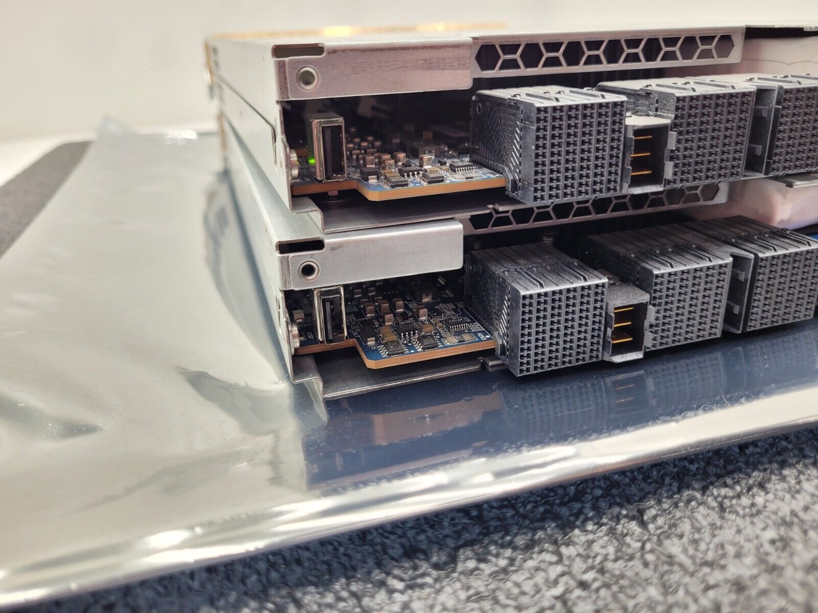 Lot of 2x HP DotHill Storage Array Controller 2x FC 6Gb/s SAS 81-00000078-00-08