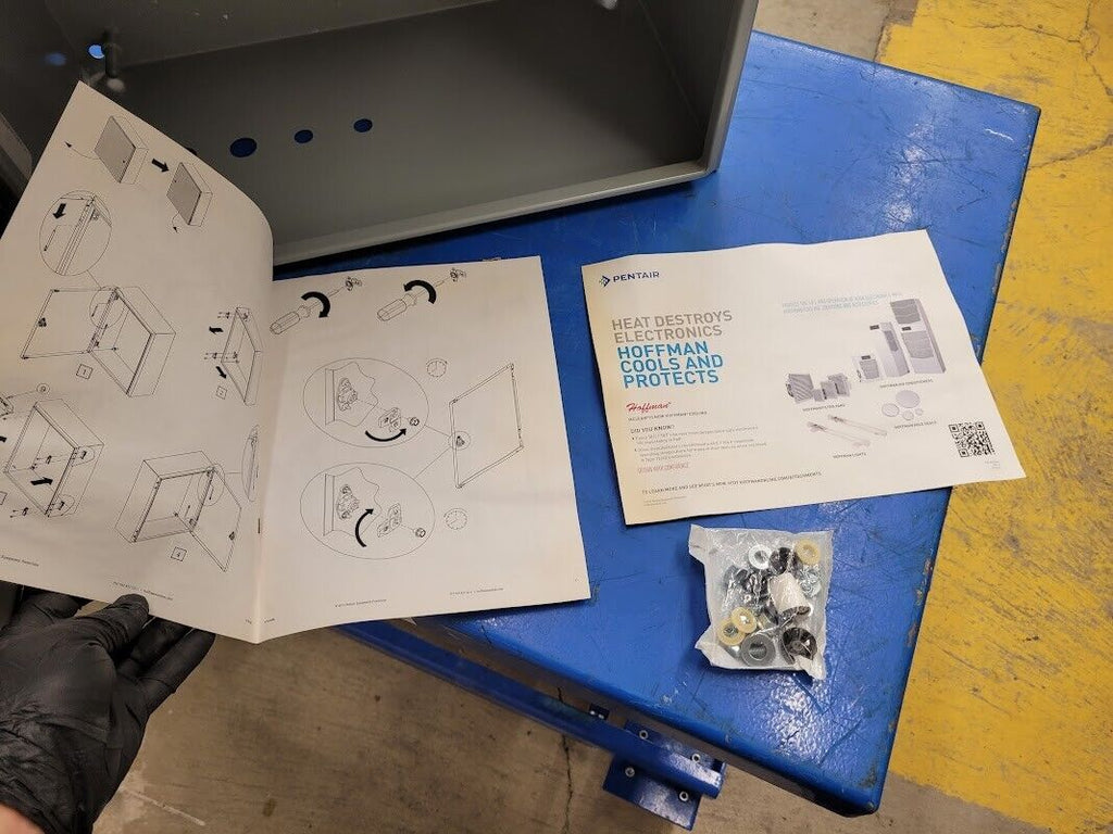 Hoffman 338NJ CSD2420 HC Hinged Lid Weathertight Mild Steel Enclosure 24x20x10"