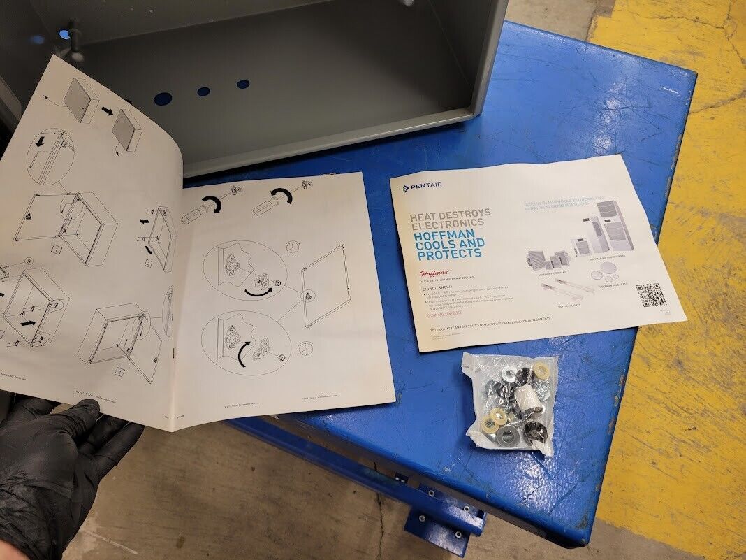 Hoffman 338NJ CSD2420 HC Hinged Lid Weathertight Mild Steel Enclosure 24x20x10"