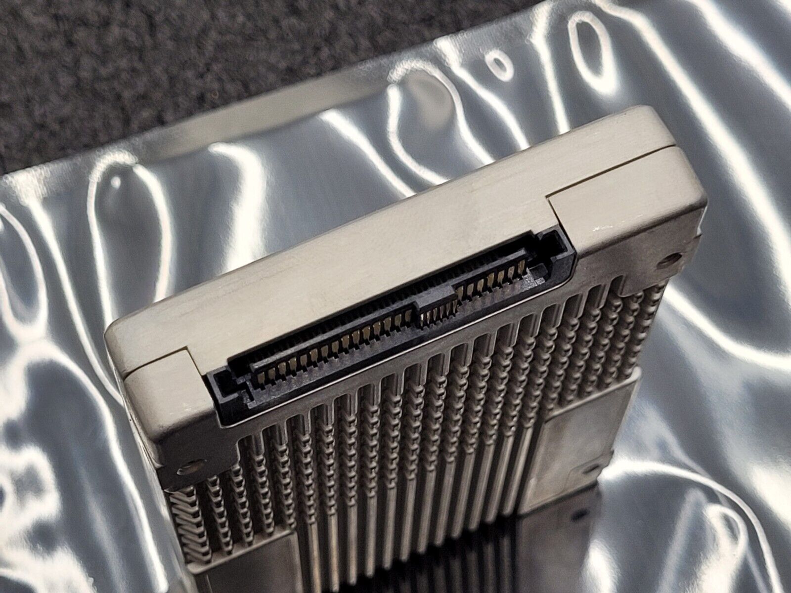 98-99% Health INTEL DC P4610 1.6TB PCIe NVMe U.2 2.5'' SSD SSDPE2KE016T8