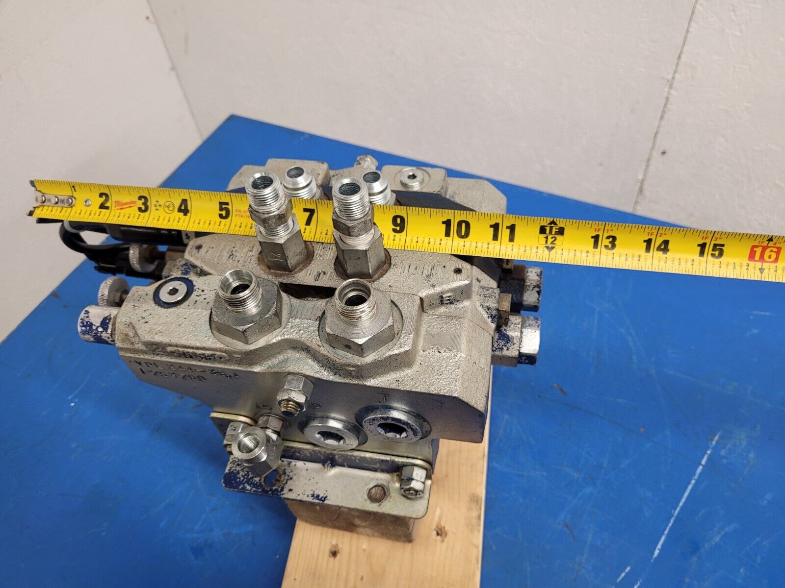 Hydraulic 2-Way 3 Body Control Valve Stack DB5195.800 VPL244-29A