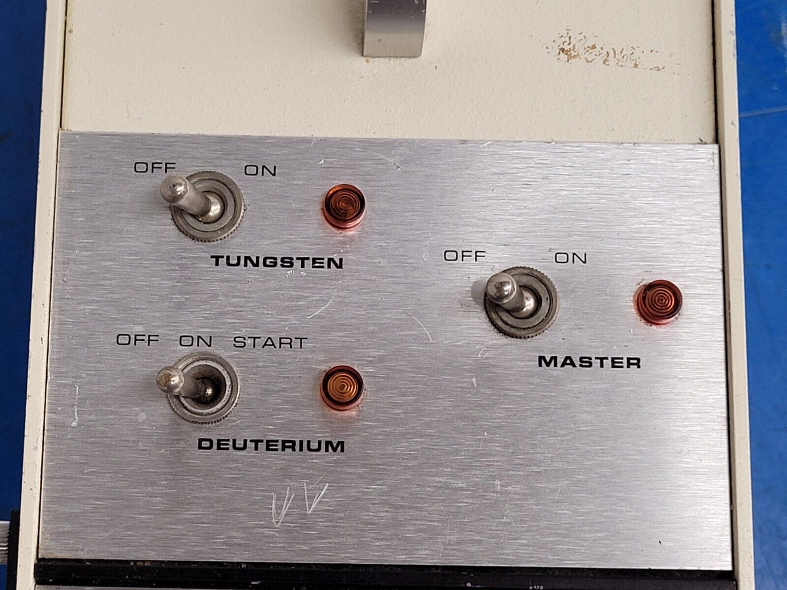 GCA McPherson Instrument Tungsten Deutrium Light Source EU-701-50 w/ Filters