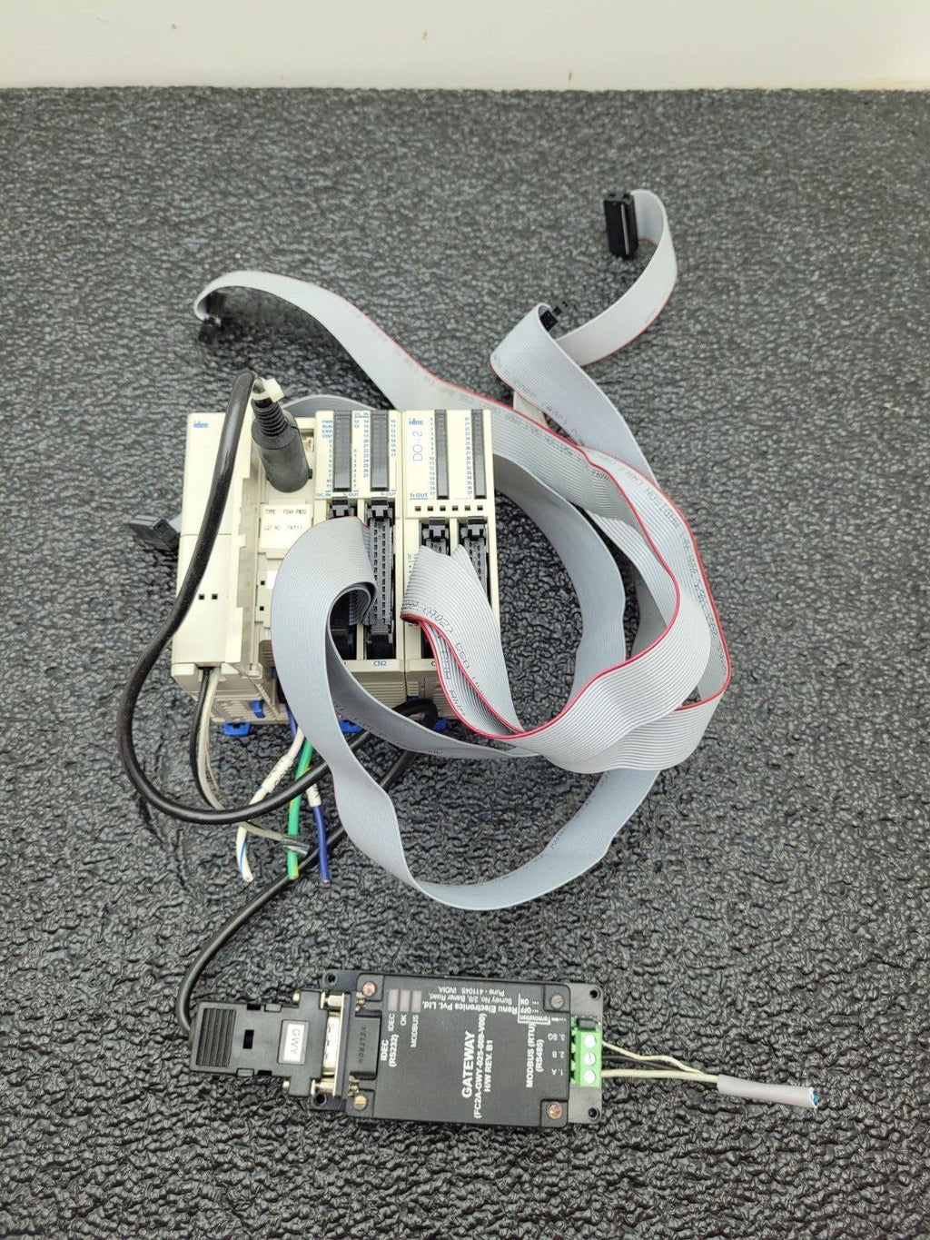 FC4A-D40S3-DS828 CPU PLC Idec FC4A-HPC3 Communication Module Gateway, cables