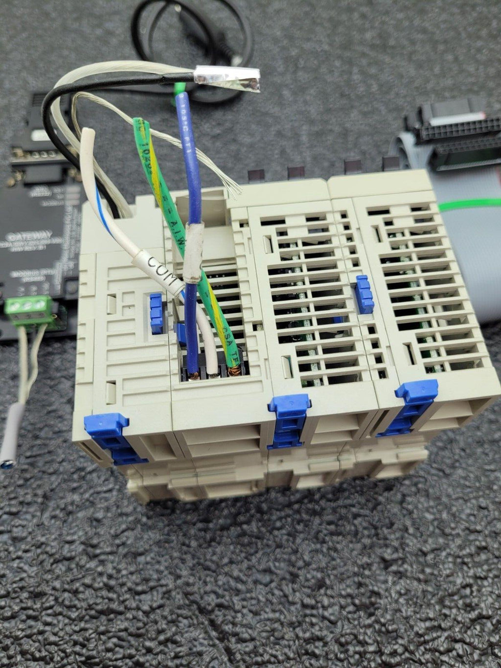 FC4A-D40S3-DS828 CPU PLC Idec FC4A-HPC3 Communication Module Gateway, cables