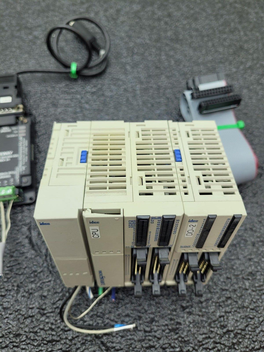 FC4A-D40S3-DS828 CPU PLC Idec FC4A-HPC3 Communication Module Gateway, cables