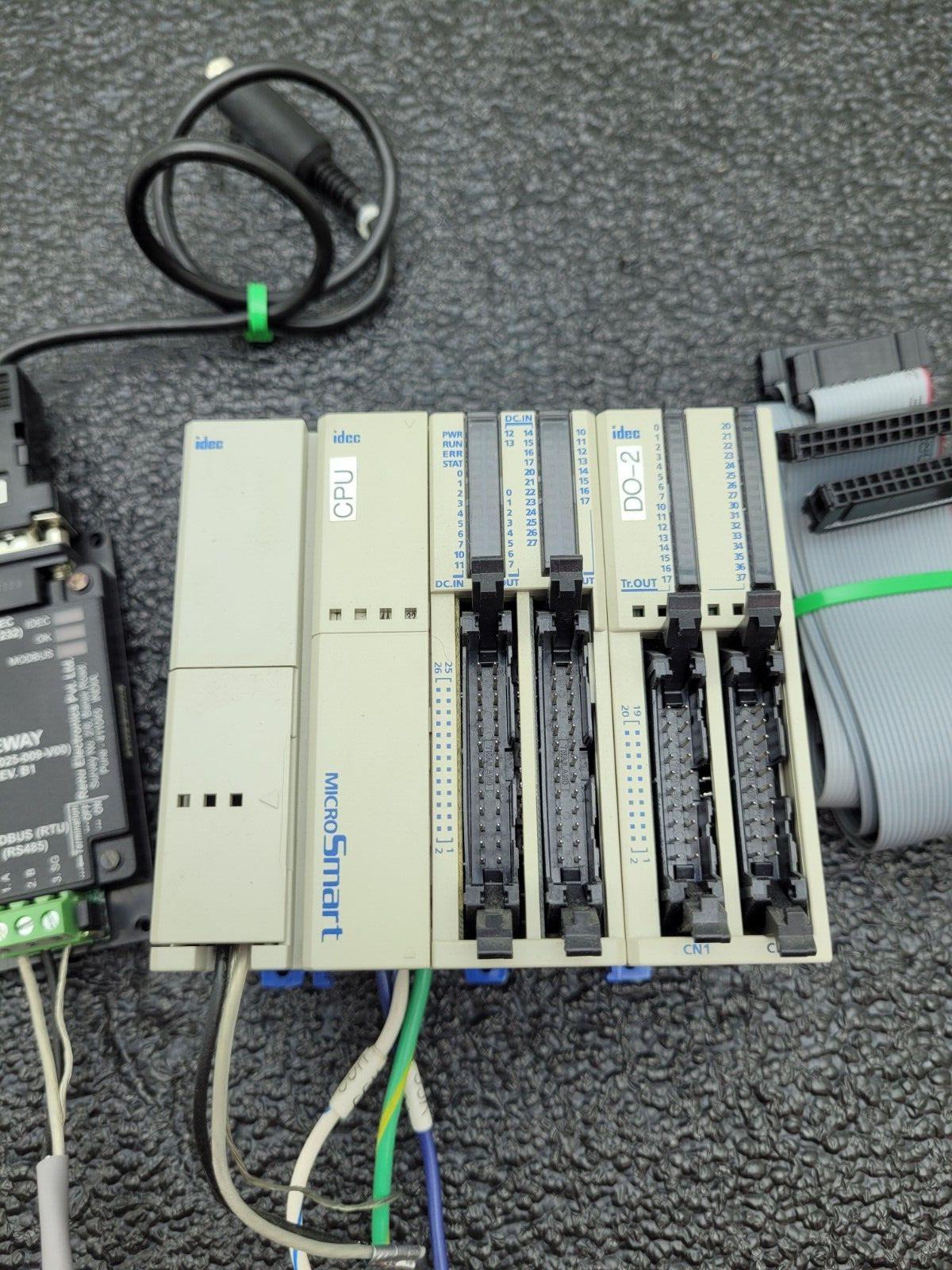 FC4A-D40S3-DS828 CPU PLC Idec FC4A-HPC3 Communication Module Gateway, cables