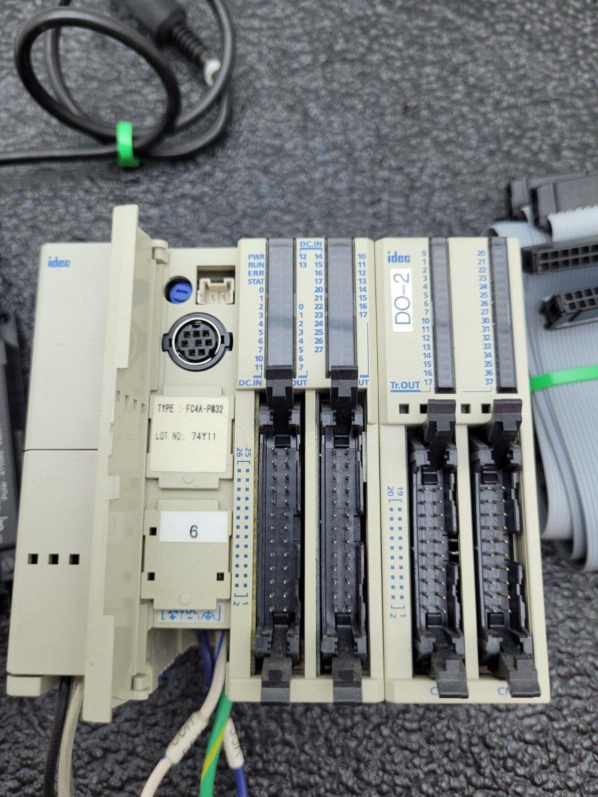 FC4A-D40S3-DS828 CPU PLC Idec FC4A-HPC3 Communication Module Gateway, cables