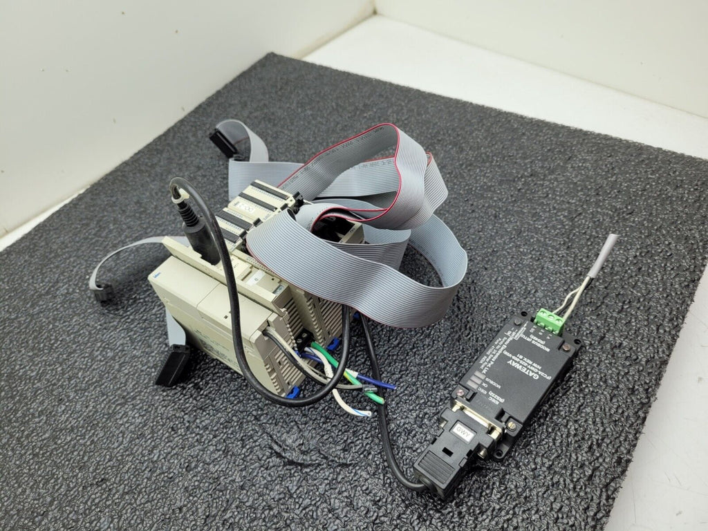 FC4A-D40S3-DS828 CPU PLC Idec FC4A-HPC3 Communication Module Gateway, cables