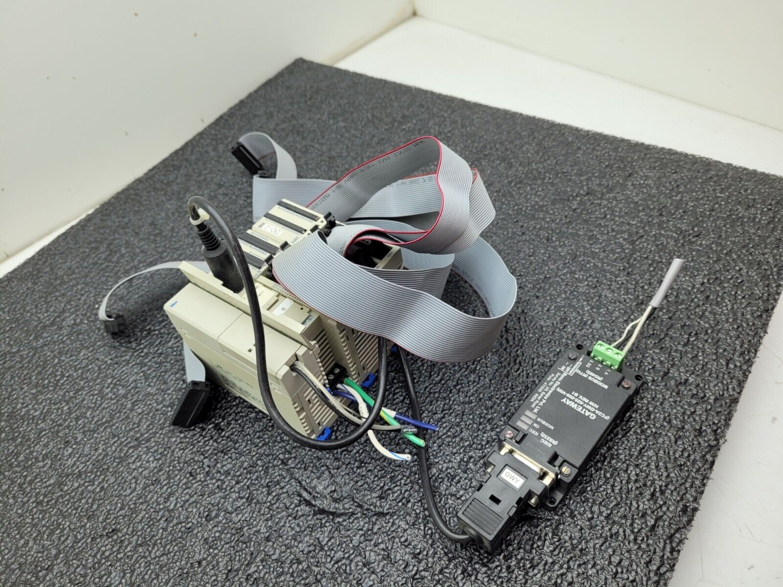 FC4A-D40S3-DS828 CPU PLC Idec FC4A-HPC3 Communication Module Gateway, cables