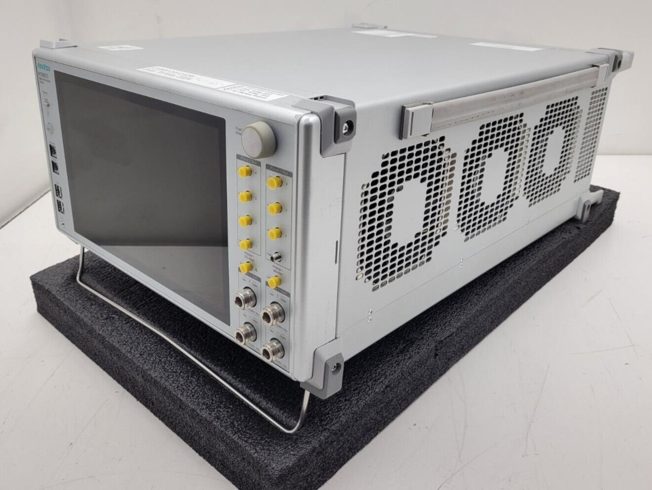 Anritsu MT8821C Wireless Radio Communication Analyzer LTE UE OTA Loaded 6GHz