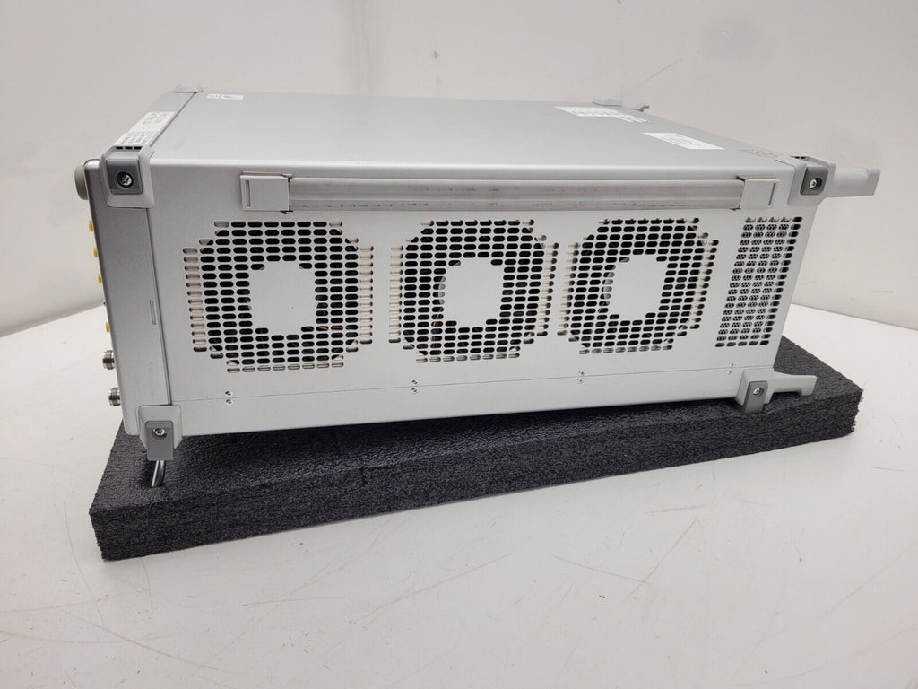 Anritsu MT8821C Wireless Radio Communication Analyzer LTE UE OTA Loaded 6GHz