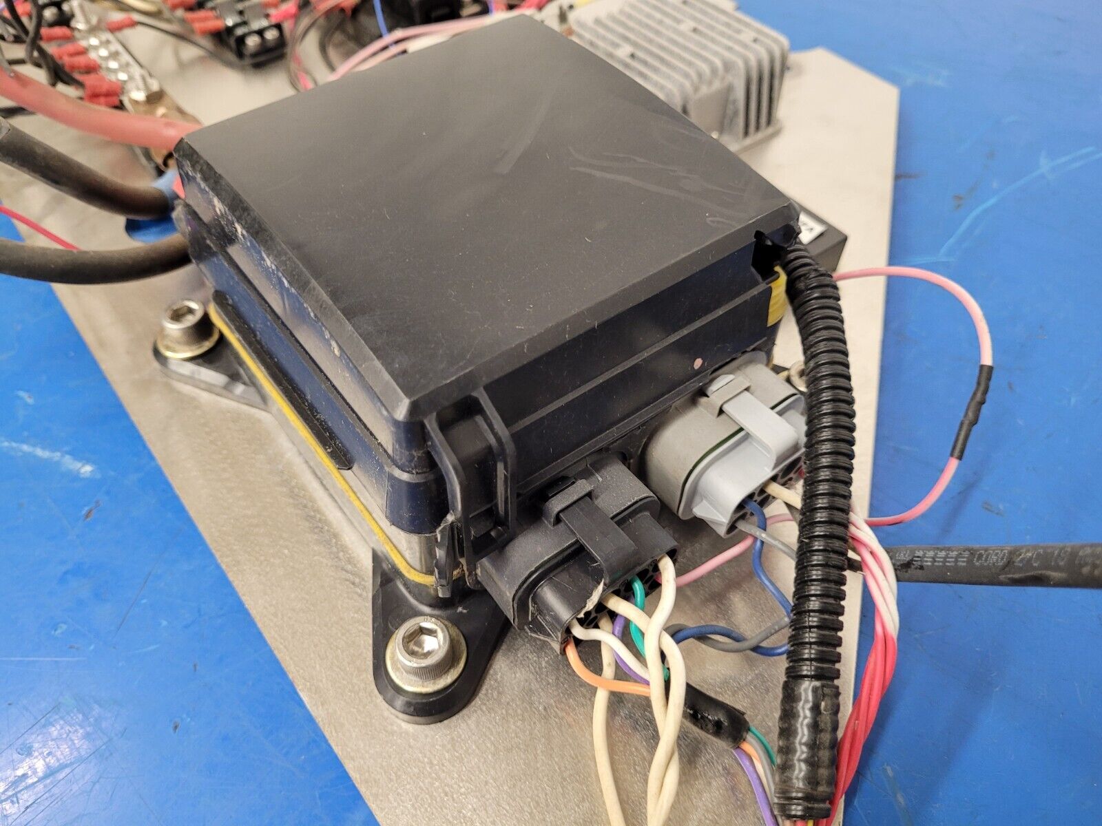 Eaton 31S-002-0 12VDC Power Distribution Module Fuse Relay Holder System H