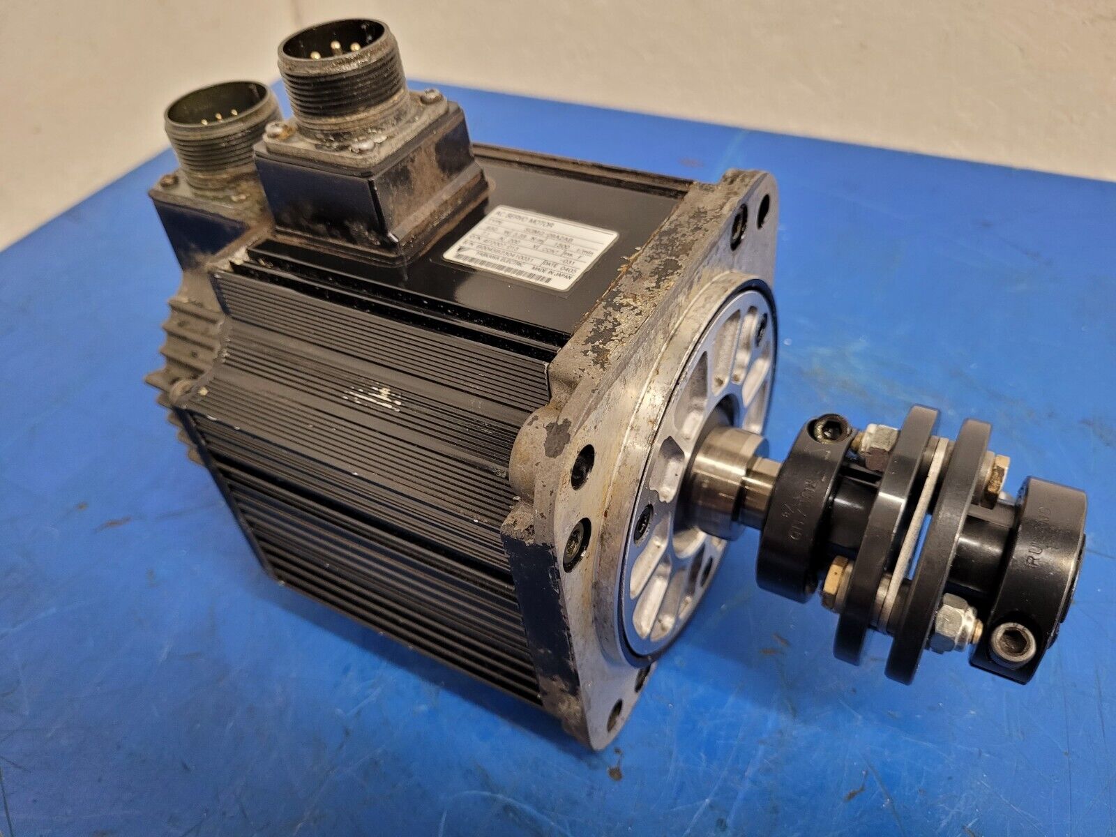 HAAS AC Servo Motor YASKAWA SGMG-09A2AB 2005 VF-2SS Working Pull Unit D