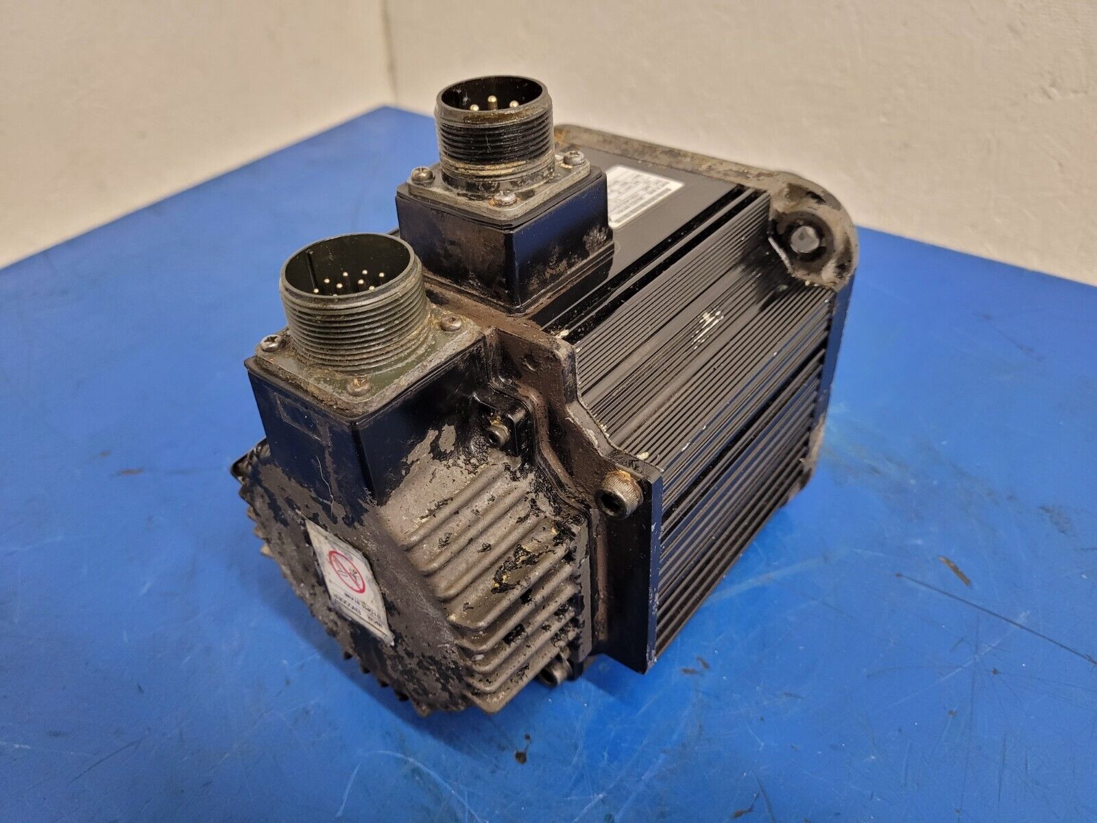 HAAS AC Servo Motor YASKAWA SGMG-09A2AB 2005 VF-2SS Working Pull Unit D