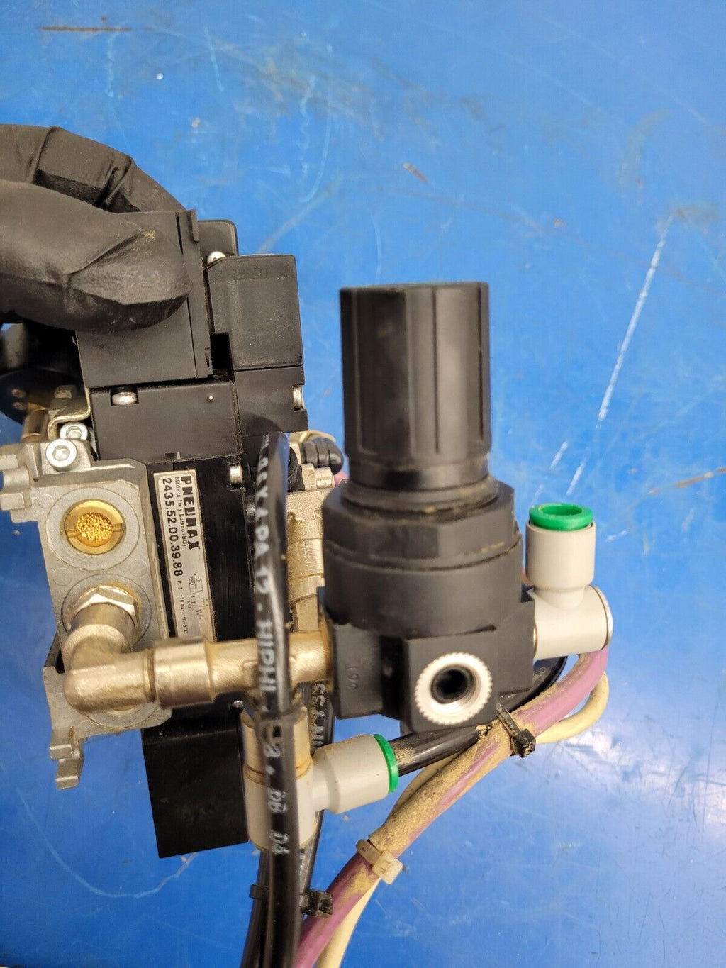 Pneumax Pneumatic Solenoid 2 Valve Manifold 2400.04.01 24VDC 145 PSI OBS518.A