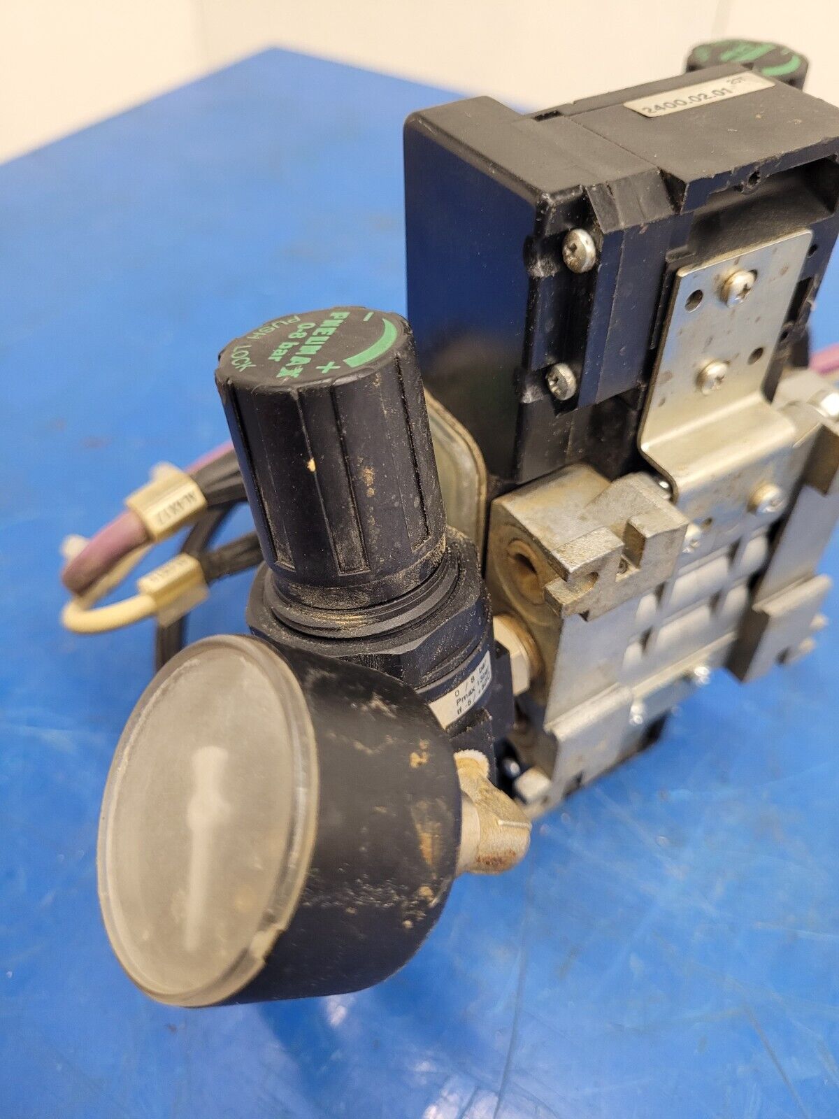 Pneumax Pneumatic Solenoid 2 Valve Manifold 2400.04.01 24VDC 145 PSI OBS518.A
