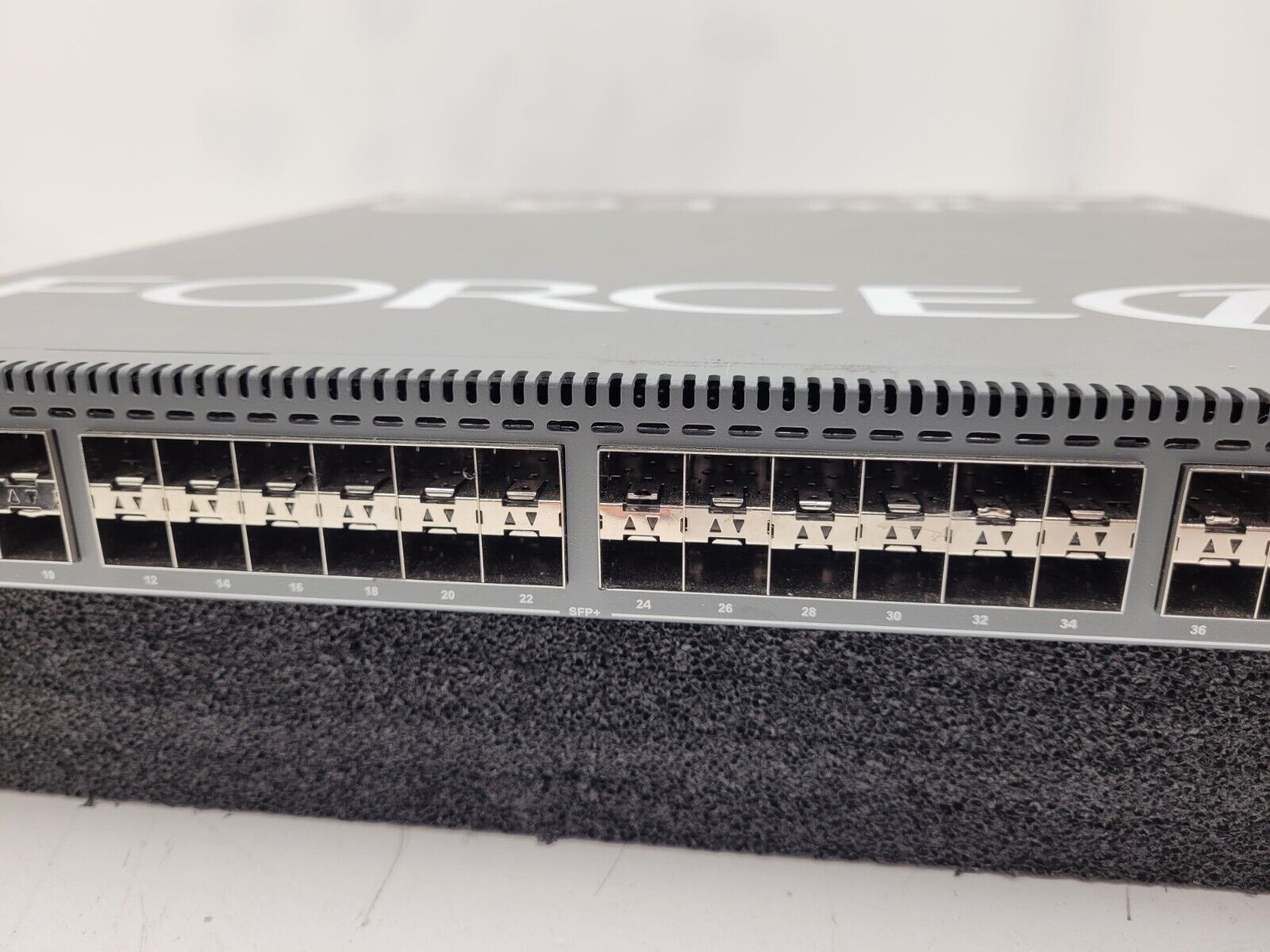 Dell Force10 S4810P Network Switch w/ Rack Ears Power on tested green lights.