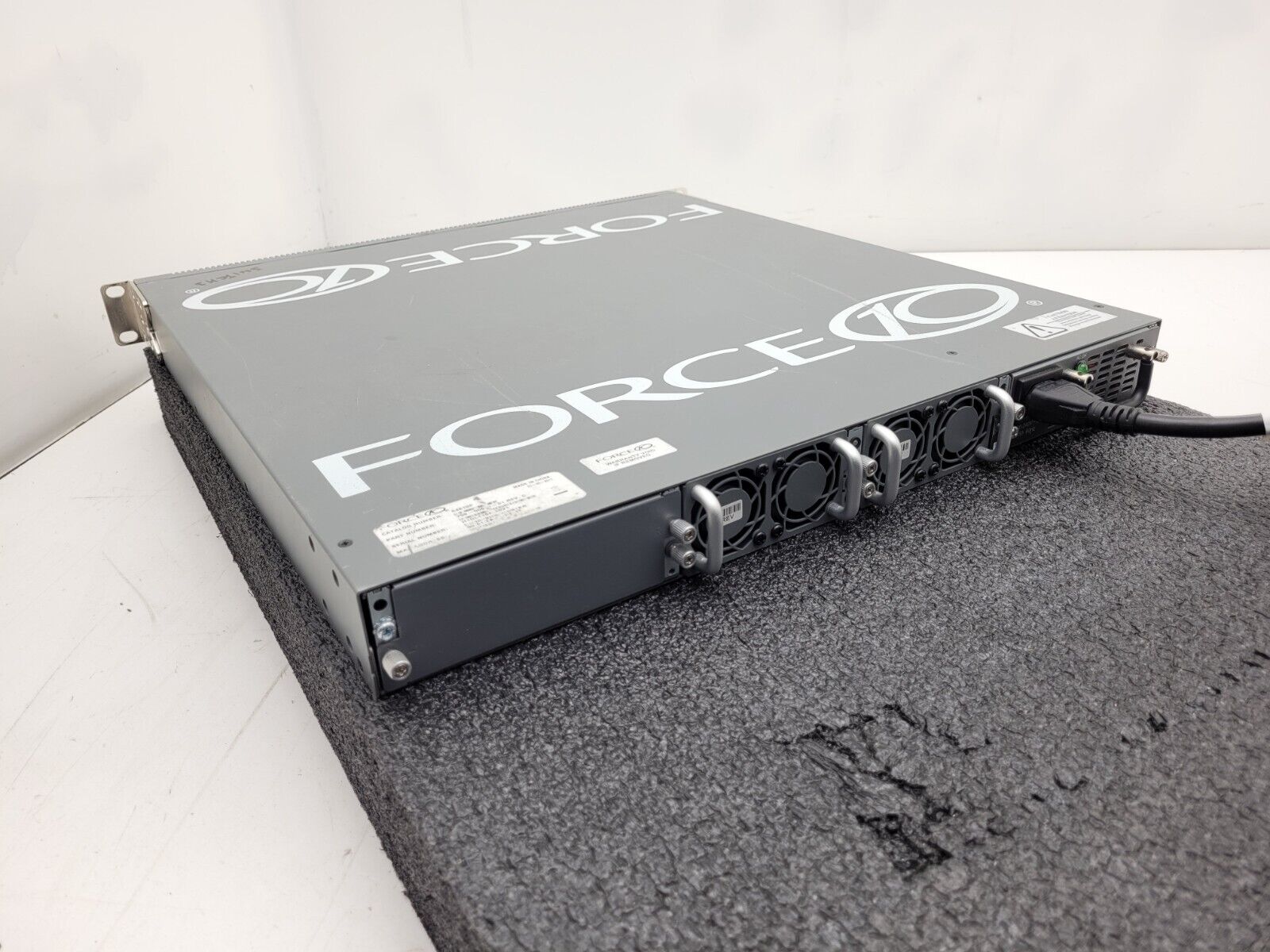 Dell Force10 S4810P Network Switch w/ Rack Ears Power on tested green lights.