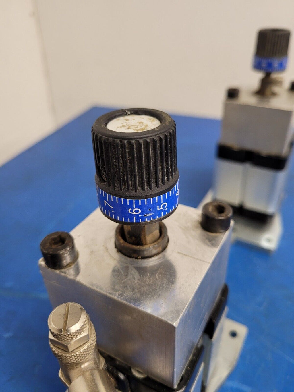 Pneumax Pneumatic Dual Cylinder Actuator w/ Adjustable stops 2420A1513