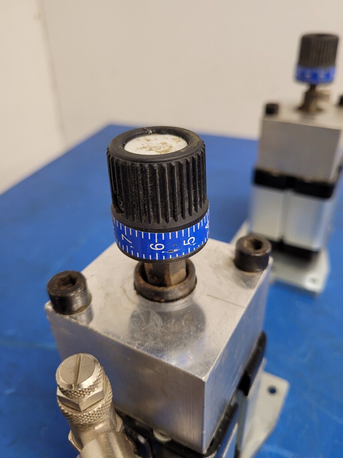 Pneumax Pneumatic Dual Cylinder Actuator w/ Adjustable stops 2420A1513