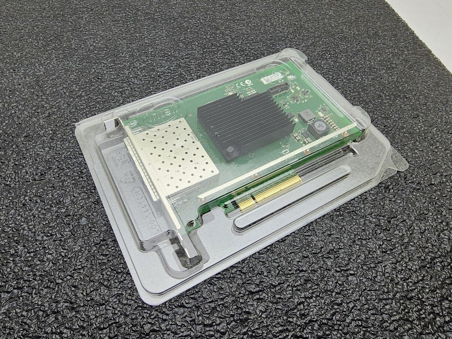 Intel X710-DA4 FH Quad Port 10Gb/s PCI-E 3.0 x8 Ethernet Adapter X710DA4FHBLK