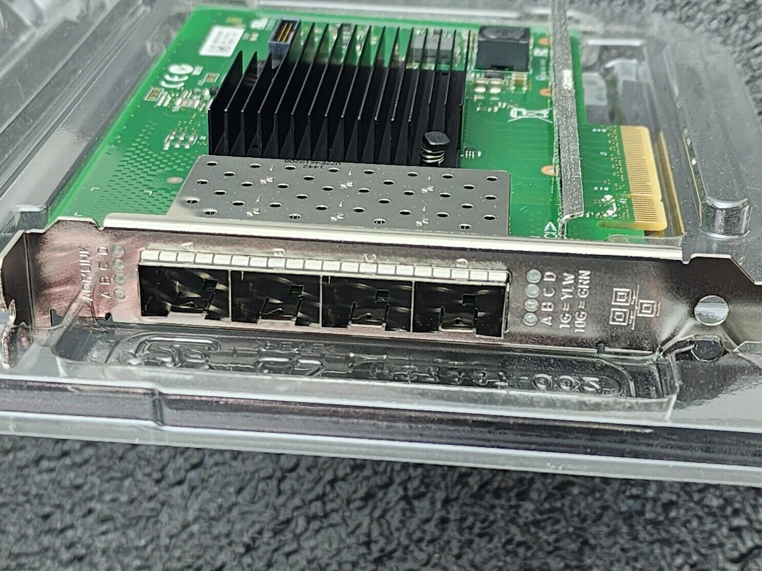 Intel X710-DA4 FH Quad Port 10Gb/s PCI-E 3.0 x8 Ethernet Adapter X710DA4FHBLK