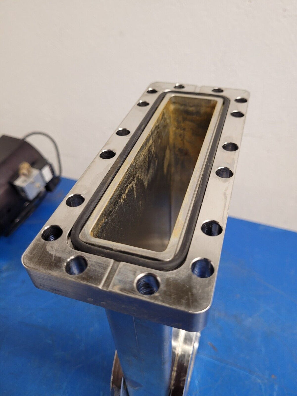 MDC LGV-4000V-P-0107H 4" Pneumatic High Vacuum Gate Valve Unit B