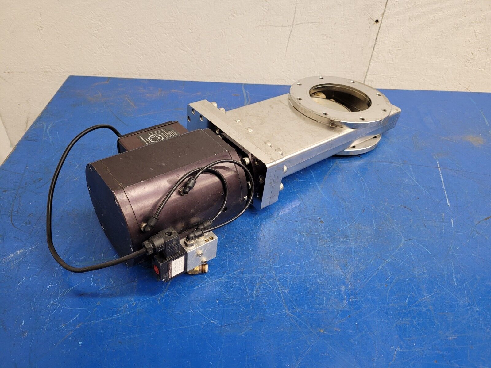 MDC LGV-4000V-P-0107H 4" Pneumatic High Vacuum Gate Valve Unit B