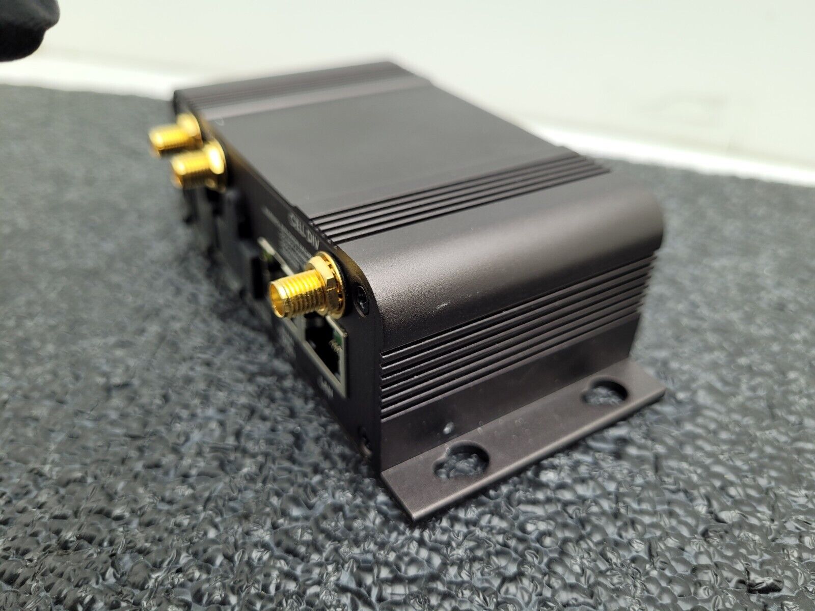 Microhard IPn4Gii-NA 4G LTE Dual SIM Dual Ethernet Serial USB Gateway POE