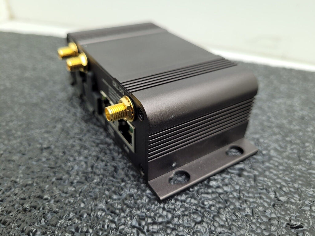 Microhard IPn4Gii-NA 4G LTE Dual SIM Dual Ethernet Serial USB Gateway POE
