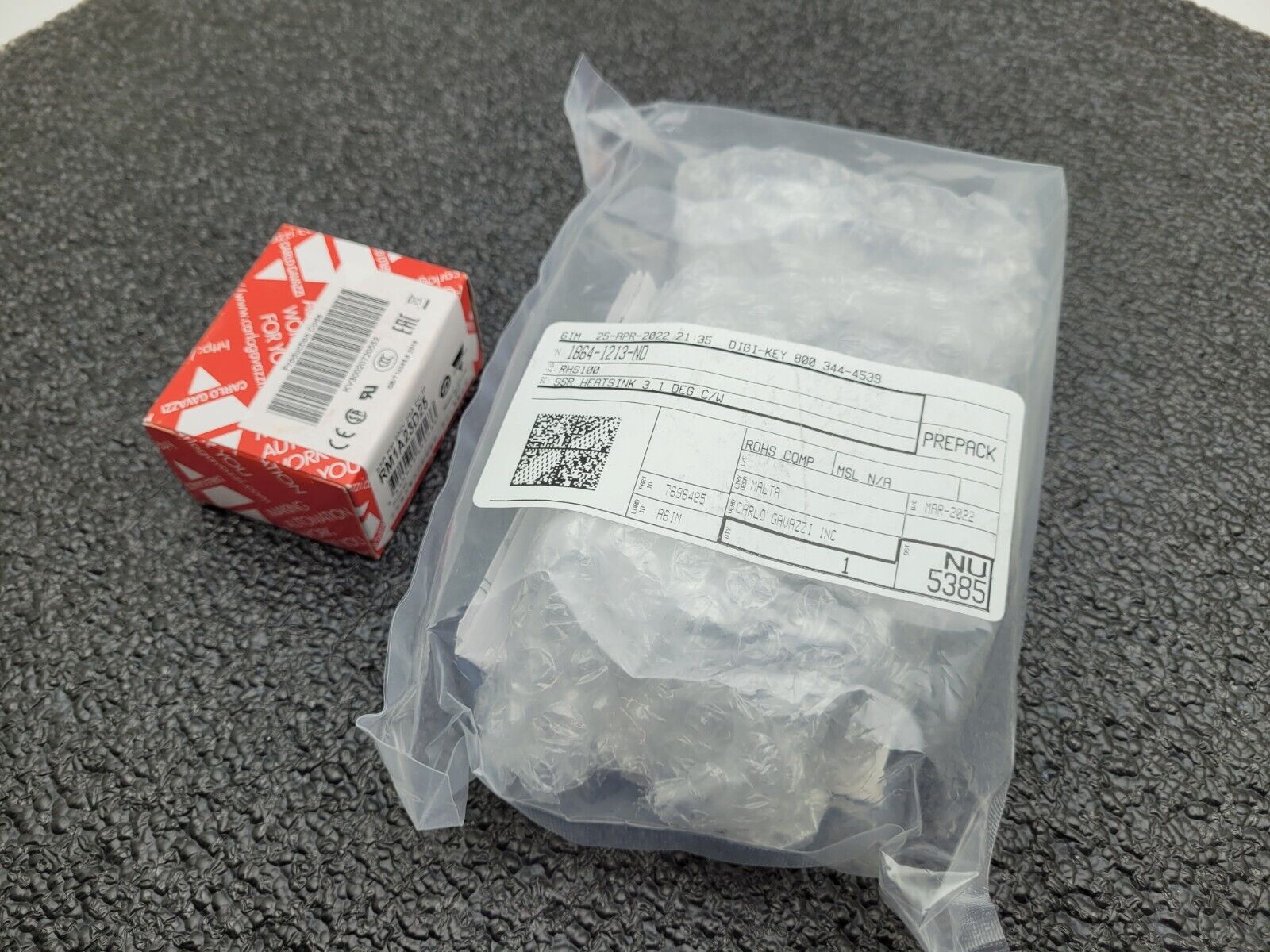 Carlo Gavazzi Relay + Heatsink Assembly RHS100 SSR RM 230V 25A DC IP NEW IN BOX