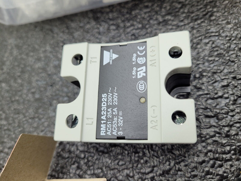 Carlo Gavazzi Relay + Heatsink Assembly RHS100 SSR RM 230V 25A DC IP NEW IN BOX