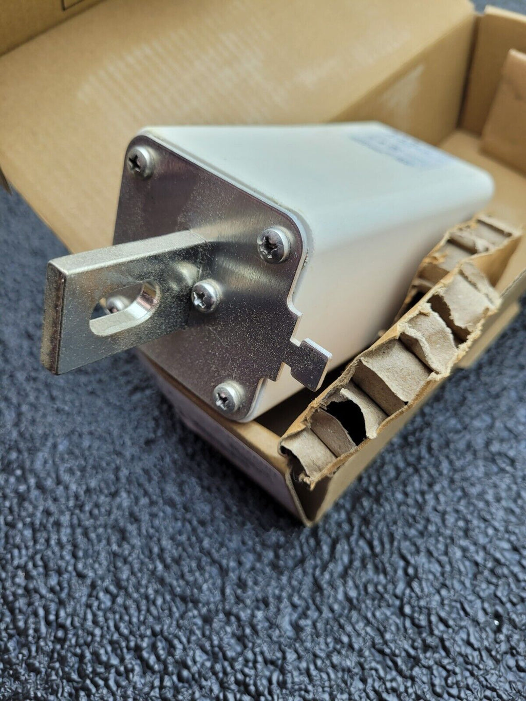 Eaton Bussman PV15M-160-H Fuse 160A 1500VDC Bolt On PV-1XL Type NH Photovoltaic