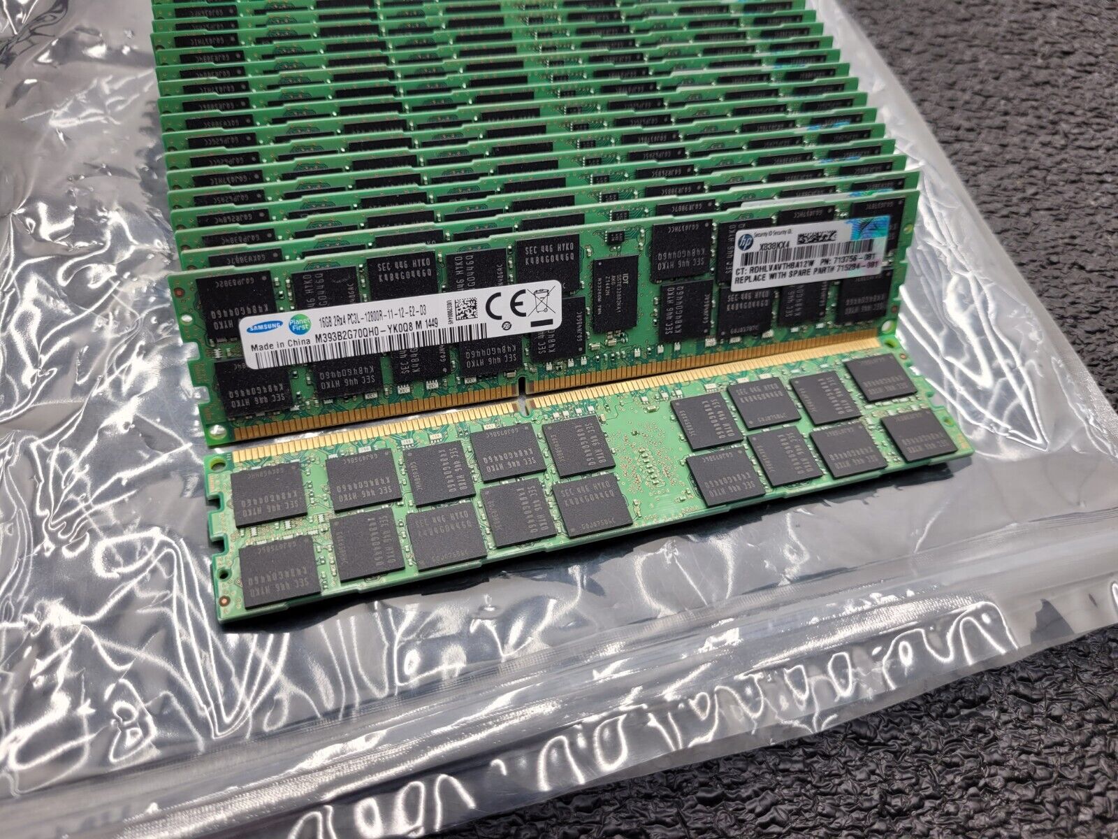 Lot of 24 HP 16GB 2Rx4 PC3L-12800R 713756-081 HPE ECC Server Memory RAM 384Gb