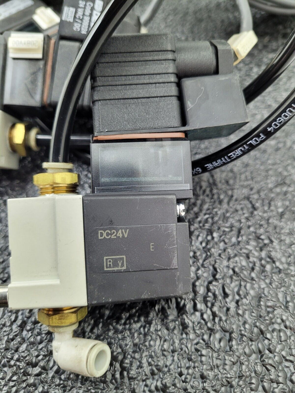 Thomas Picolino VTE3 Rotary Vane Vacuum Pump Compressor 230VAC 1PH w/ 4 Valves