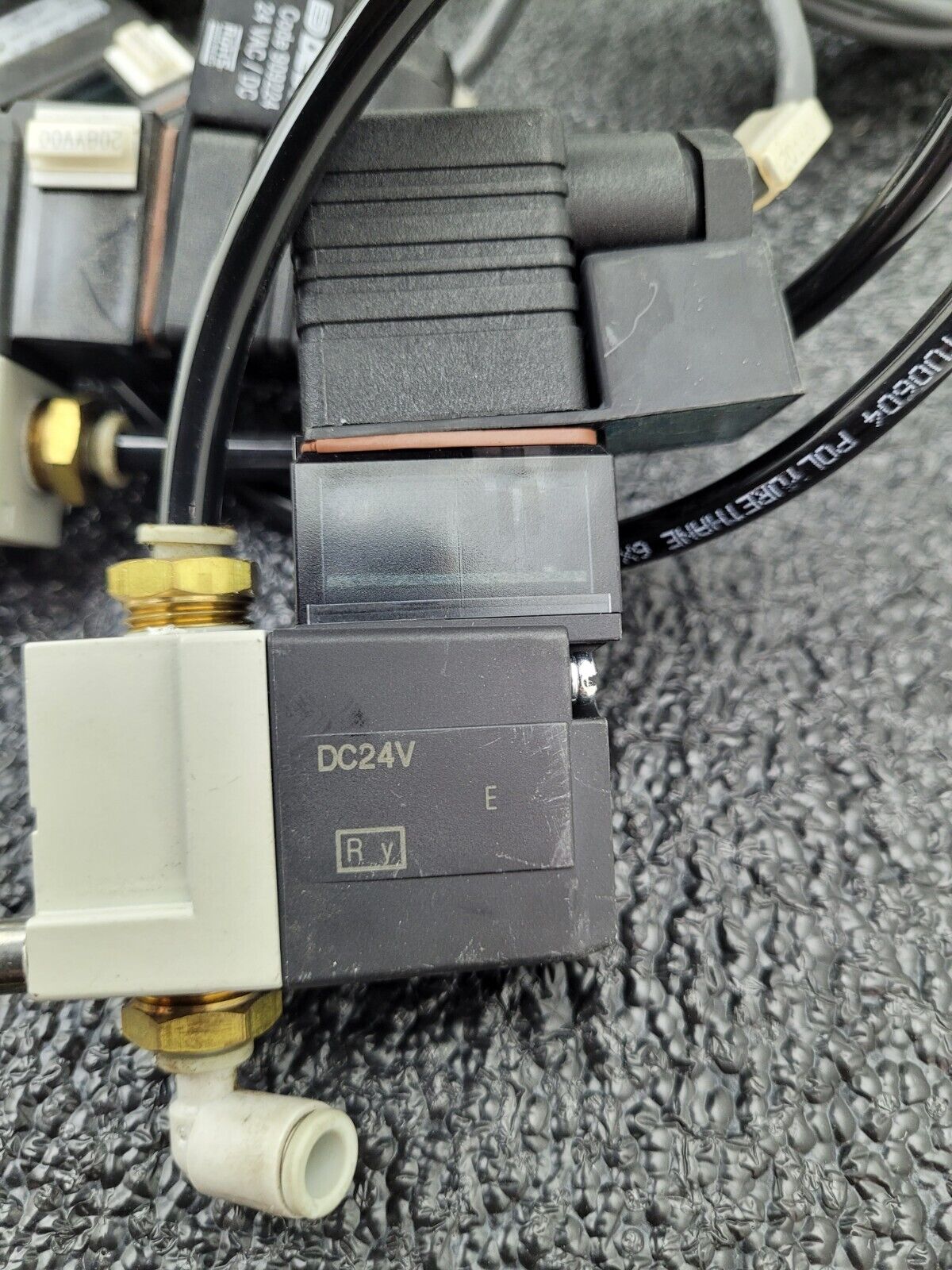 Thomas Picolino VTE3 Rotary Vane Vacuum Pump Compressor 230VAC 1PH w/ 4 Valves